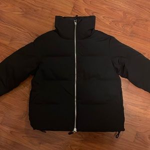 RE: Down Puffer everlane size small BRAND NEW